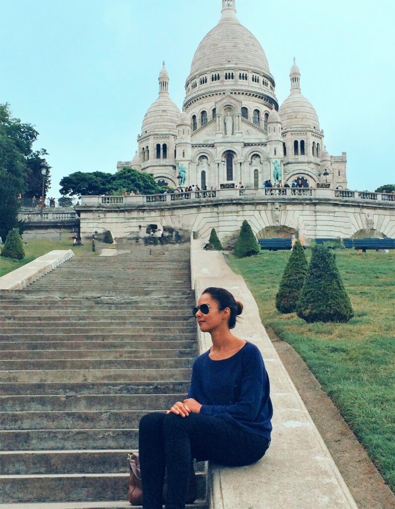 solo female next to Sacre Coeur in Paris