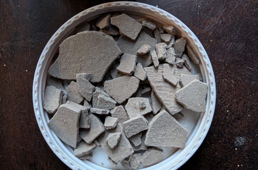 broken pieces of morrcan ghassoul clay